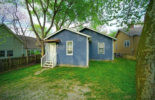 Germantown House | Southern Charm: Minutes to downtown Nashville with a cozy porch swing