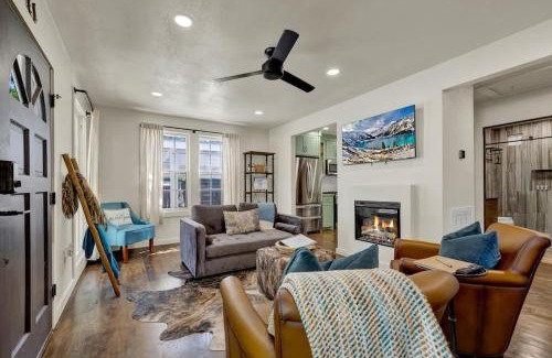 Fredericksburg House | Southern Charm - Near Main With Hot Tub