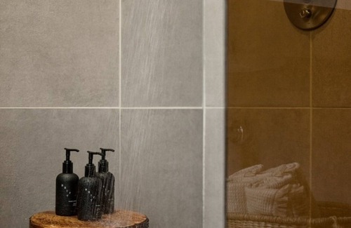 East Bank Hotel | Southern Charm Retreat in Drift Nashville - Standard Unit with Vintage Decor