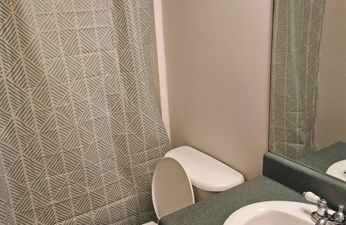 Birmingham House | Southern Charm Spacious 4-bedrooms 3 full baths Home in Lovely Birmingham, AL