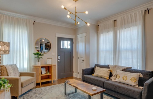 Maxwell House | Southern Chic home 10 minutes from downtown!