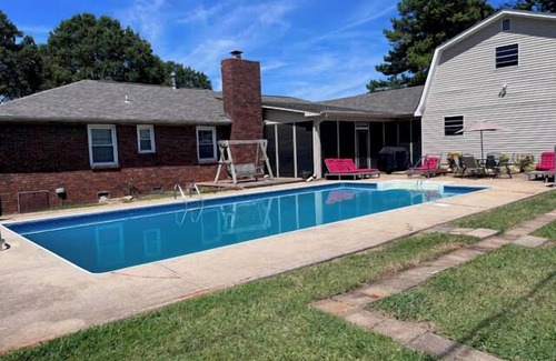 Muscle Shoals House | Southern Comfort w/pool in Muscle Shoals