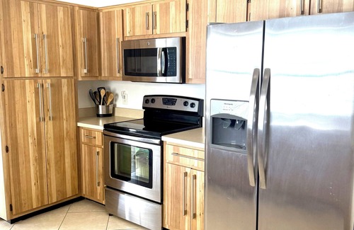 Pelican House | Southern Exposure,warm pool,kayaks,Near Sanibel,Matlacha, Ft Myers Beach, stores