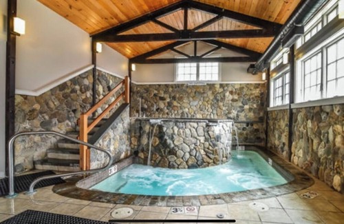 Lincoln Cabin | Southern mountain resort