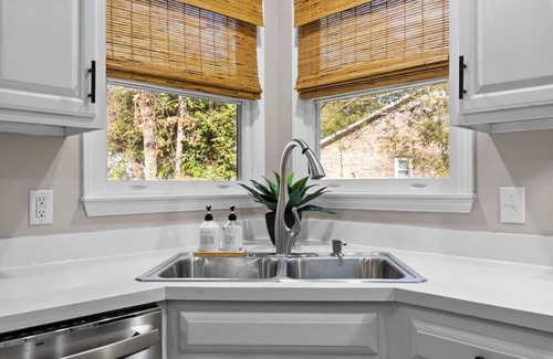 Southern Pines House | Southern Pines Getaway w/Hot Tub, Fire Pit & Pool