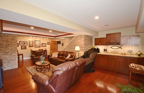 Strabane Other | Southern Pines Spacious 5-bedroom farmhouse in amazing Washington, PA with AC.