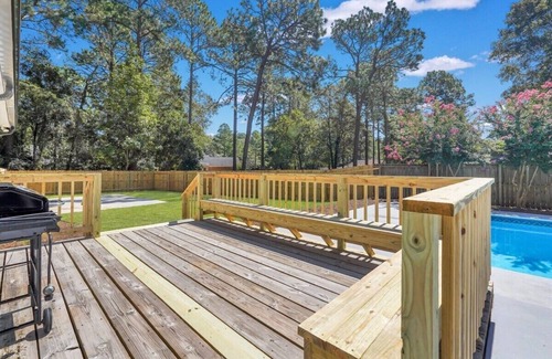 Statesboro House | Southern Splash Retreat Poolside Paradise by GSU