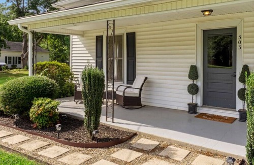 Simpsonville House | Southern Stoop - 0.5 mi from Downtown Simpsonville