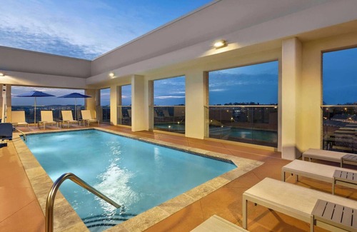 West End Hotel | Southern Style Meets Modern Luxury: Minutes to Adventure Science Center