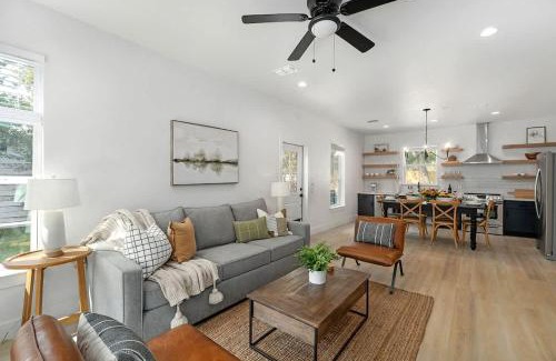 Fredericksburg House | Southern Vine Sip and Stay Combo