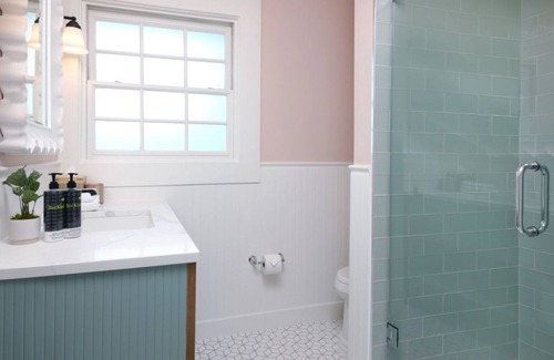Uptown - Upper Duval Hotel | Southernmost Beach Resort, Avalon King, 3 Outdoor Pools & Beach access