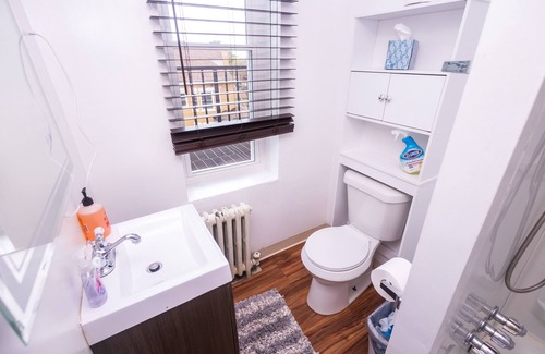 Pittsburgh Apartment | Southside apartment 2 bedroom and Pet-friendly 10 minutes from downtown