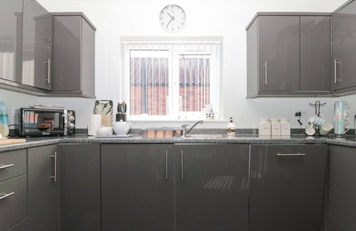 Barmston House | SOUTHVIEW BUNGALOW, pet friendly, country holiday cottage in Barmston