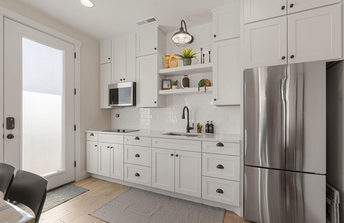 St. George House | Southwest Casita: Desert Color Lagoon + Beaches