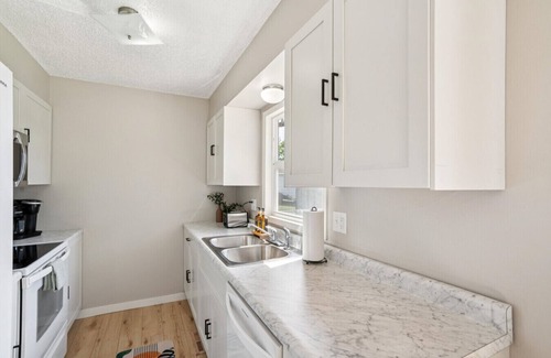 Greater South Side House | Southwest Duplex W/Outdoor Space