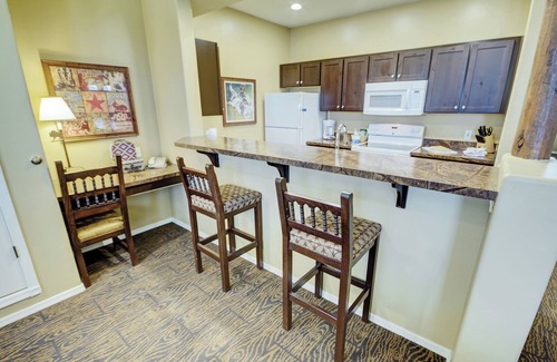 Heber Resort | Southwest-Style Condos w/Fireplaces, Resort Pool and Hot Tub & Onsite Fishing