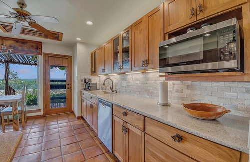 Mesilla Park House | Southwestern Hilltop Retreat + Pool