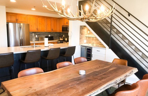 Mountain Village Condo | Southwestern-Style Spacious 4-Bedroom Condo With Amenities