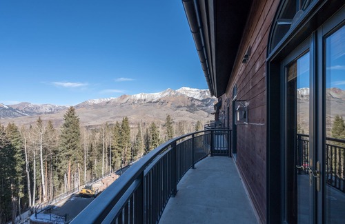 Mountain Village Condo | Southwestern-Style Spacious 4-Bedroom Condo With Amenities