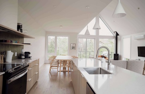 Beaupre Ski Chalet | Spa and Mountain - Villas Perspective - Alphonse