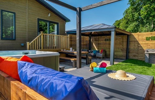Raywell Ski Chalet | Spa Castaway (Pet Garden)