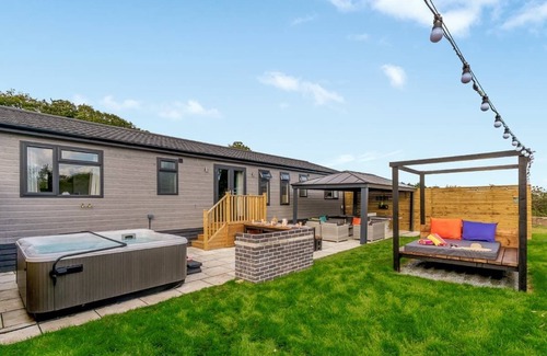Raywell Ski Chalet | Spa Castaway (Pet Garden)