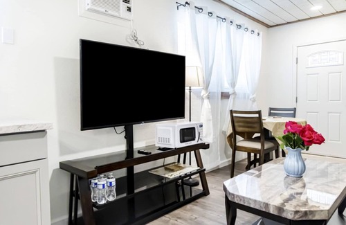 Redding Cottage | Spa-Inspired Luxury Cottage, Heart of Redding & Near Bethel Church