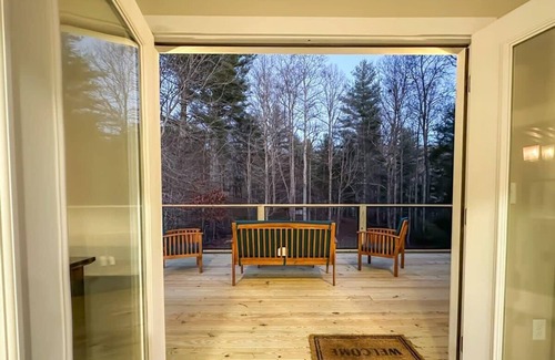 Fletcher House | Spa Lodge Sleeps 9 Sauna Hot Tub Mtn Views