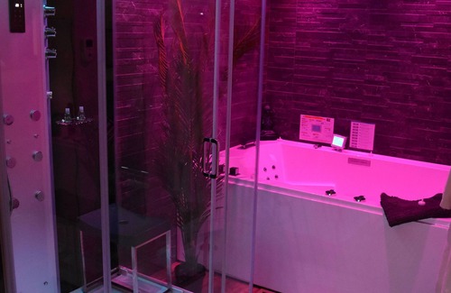 Chartres Apartment | SPA/Love room/Hammam & Bubbles/Nuits-Chartraines