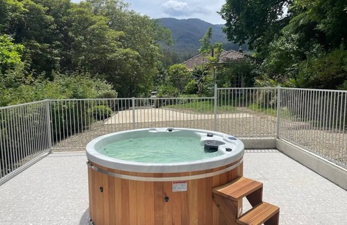 Warburton House | Spa Retreat With Amazing Views