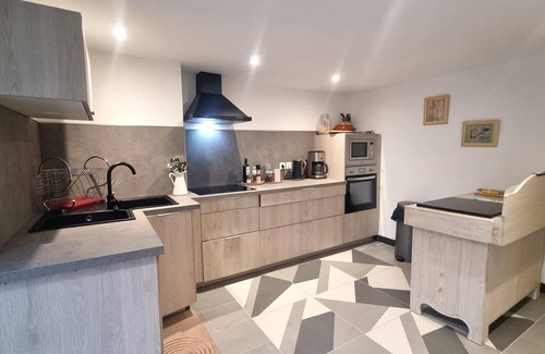 Saint-Julien-Molin-Molette Cottage | Spacious cottage with private suites, near nature