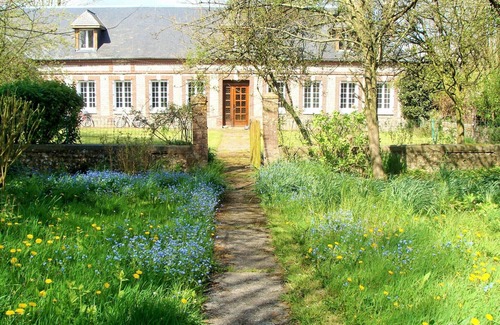 Angerville-la-Martel House | Space and silence .