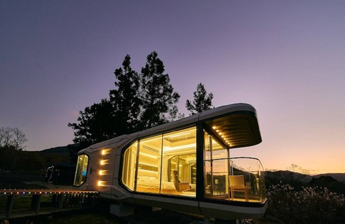 Yufu RV Rental | Spaceship SPACE VESSEL Construction Exclusive Exp/Yufu City Ōita
