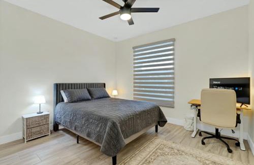 Wedgefield House | SpaceX BY R2 Shared Bath