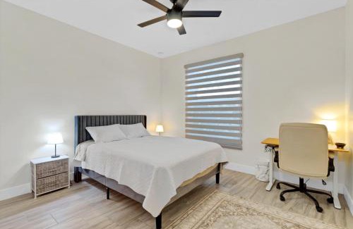 Wedgefield House | SpaceX BY R2 Shared Bath