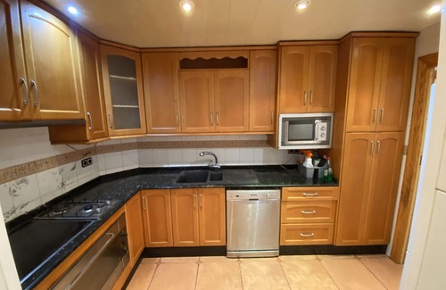 L'Hospitalet de Llobregat Apartment | Spacious Family Suite Holiday Comfy - City Walk