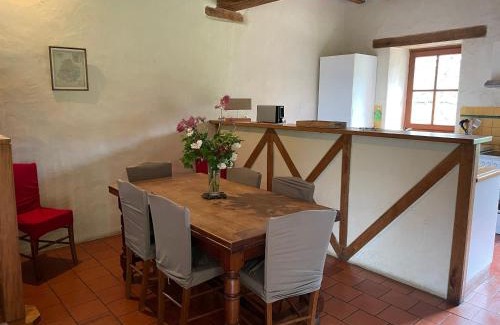 Solesmes House | Spacieuse maison au bord de la rivière, proche du Mans, avec équipements modernes, idéale pour familles - FR-1-410-440