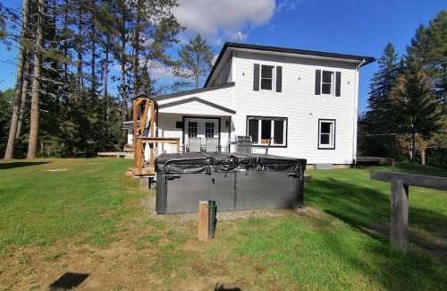 La Macaza House | Spacieuse propriété pour grande famille avec activités et spa 10 p