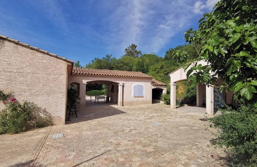 Auriol Villa | Spacieuse Villa au Calme Avec Piscine Privée