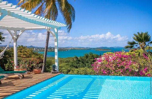 Le Francois Villa | Spacieuse Villa de Luxe de 5 Chambres Avec Piscine Privée et vue mer