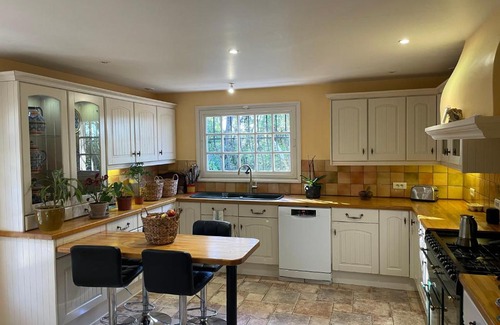 Roquefort-les-Pins Villa | Spacieuse villa provençale au calme absolu.