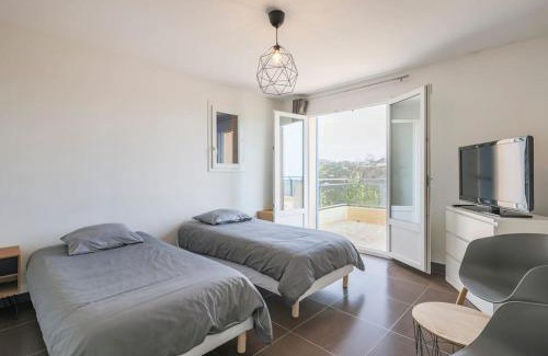 Nice Villa | Spacieuse Villa Niçoise au calme avec piscine