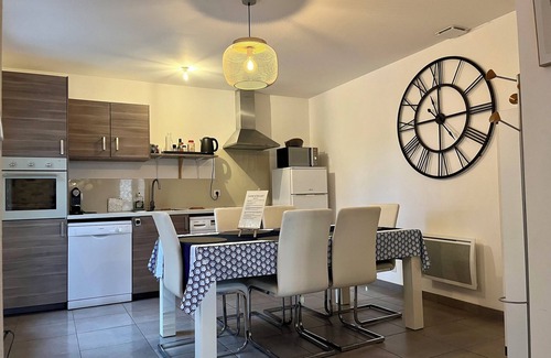 Maisse Apartment | Spacieux Appartement 2 Chambres en Plein Centre Ville de Maisse