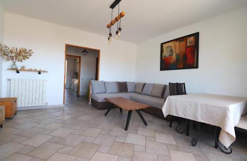 Ajaccio Apartment | Spacieux Appartement Vue Mer et Montagne en dernier étage avec Terrasse - Parking et Wifi