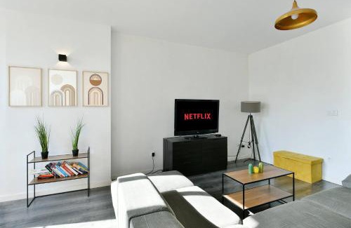 Centre Ville Apartment | Spacieux Centre-ville Balcon