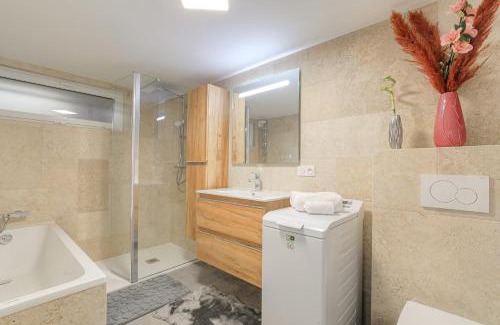 Grezieu-la-Varenne Apartment | Spacieux et Calme avec parking gratuit