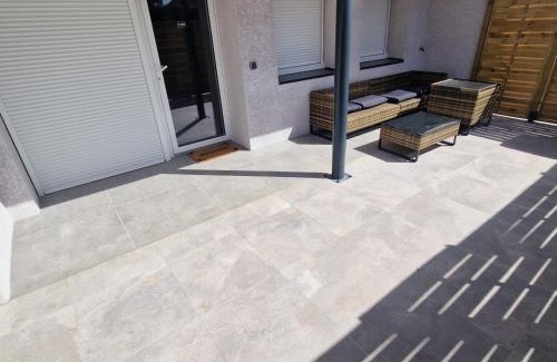 Grezieu-la-Varenne Apartment | Spacieux et Calme avec parking gratuit