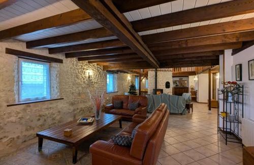 Angeduc House | Spacieux Gîte Familial avec Piscine et Animaux Acceptés - FR-1-653-272