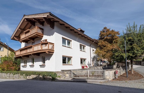 Hopfgarten Markt House | Spacious holiday home in the centre