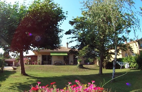 Entraigues-sur-la-Sorgue House | SPACIOUS VILLA with LARGE GARDEN and POOL near AVIGNON